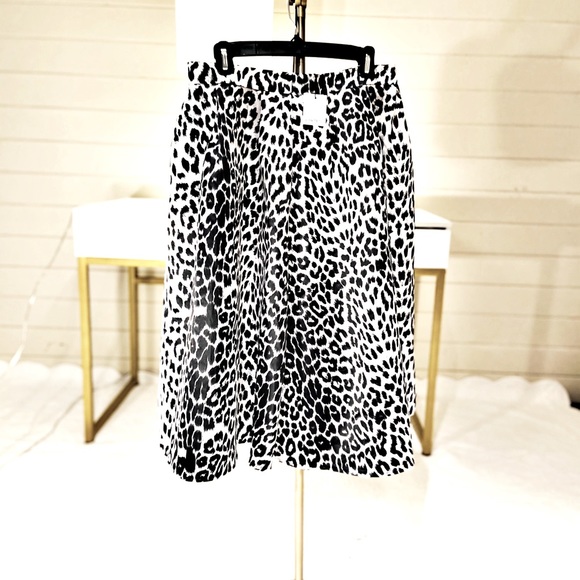 ✨3/15✨ NWT Choies Leopard Print Skirt SFH - Picture 1 of 7